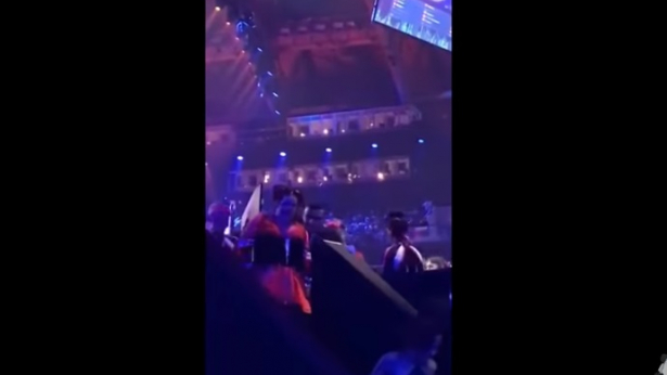 Триумфатор Евровидения рухнула с лестницы: видео